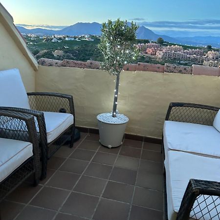 2 Bed Penthouse Apartment Manilva Exterior photo